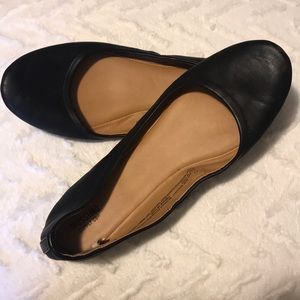 Women’s black flats